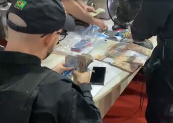 Polícia Federal deflagra operação contra crimes financeiros e lavagem de dinheiro