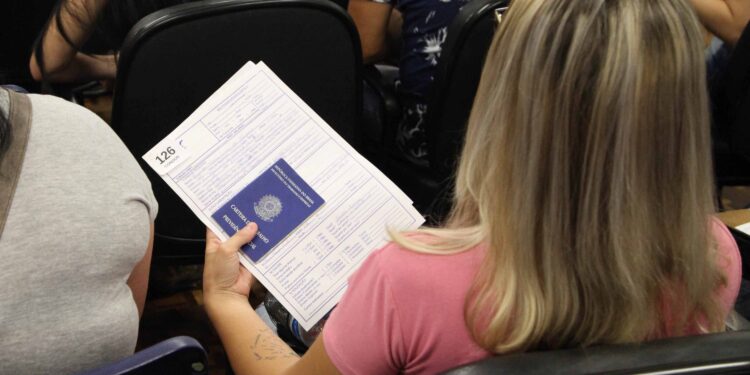 Governo promove nesta quarta-feira mutirão de emprego com mil vagas para mulheres