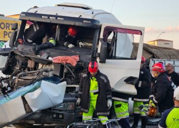 Motorista de carreta que perdeu a vida em colisão no Contorno Leste é identificado