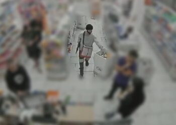 Criminoso armado com submetralhadora que aterrorizou em assalto a farmácia morre em confronto com a RONE