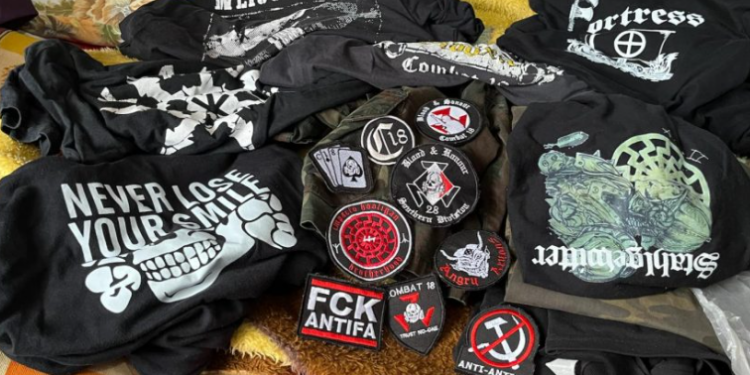 Polícia Civil apreende objetos neonazistas em Curitiba