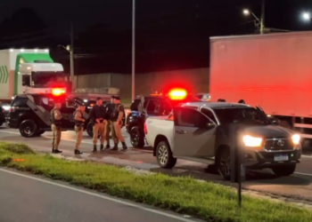 Indivíduo em carro roubado morre em confronto com a ROTAM em São José dos Pinhais