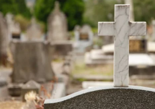 Limpeza e reparos em túmulos podem ser feitos até o dia 31 de outubro nos cemitérios municipais