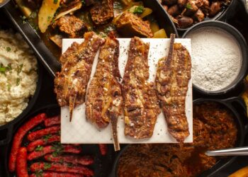 Restaurante Tii-Zé passa a oferecer jantar com buffet de comida mineira