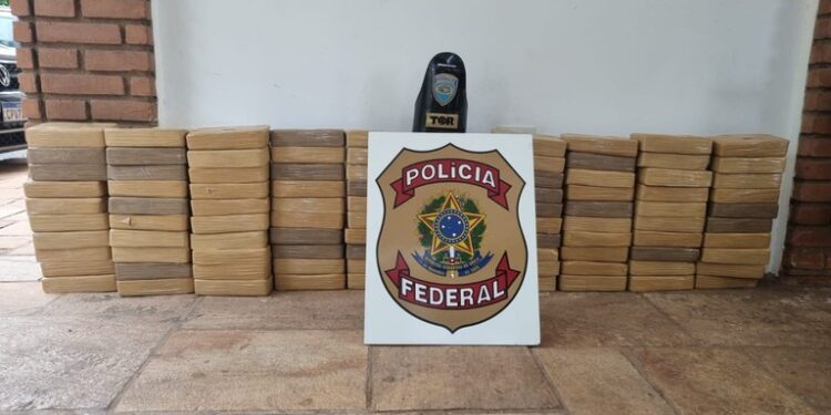 PF e Polícia Rodoviária Militar realizam flagrante de tráfico internacional de drogas e contrabando