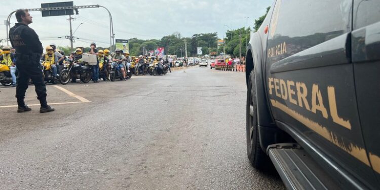 PF, Receita Federal e Força Nacional apreendem passageiro com maconha na Ponte Internacional da Amizade