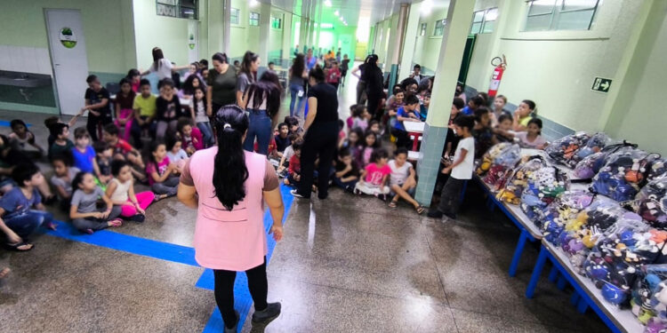 Homens privados de liberdade fazem 3 mil brinquedos para crianças