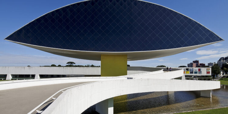 Museu Oscar Niemeyer funcionará em horário especial no domingo