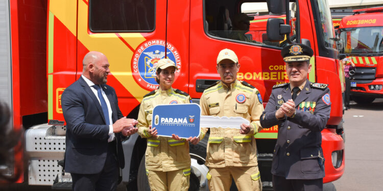 Corpo de Bombeiros festeja 112 anos com homenagens e entrega de novas viaturas