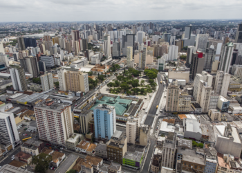 Curitiba é a melhor capital para se viver no Brasil, aponta estudo sobre serviços públicos
