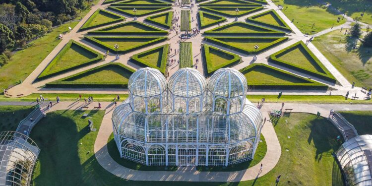 Lonely Planet coloca Curitiba entre as 10 melhores cidades do mundo para visitar em 2025