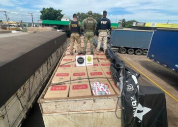 Ação conjunta resulta na apreensão de carga milionária de cigarros contrabandeados