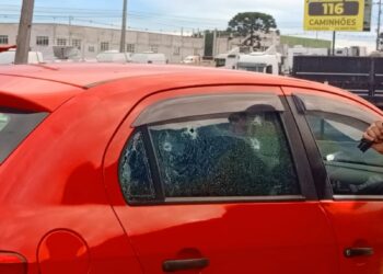Mulheres são baleadas dentro de carro na região metropolitana de Curitiba