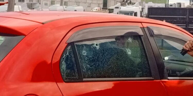 Mulheres são baleadas dentro de carro na região metropolitana de Curitiba