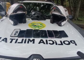 Adolescente e comparsa de São Paulo são detidos pela PM por roubo e receptação no centro de Curitiba