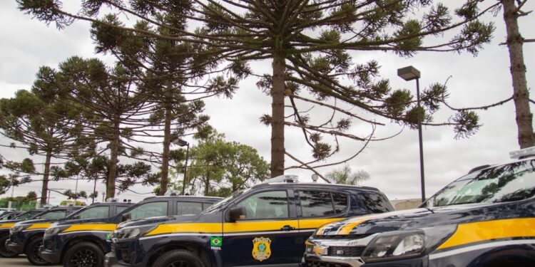 PRF do Paraná recebe 19 novas viaturas operacionais