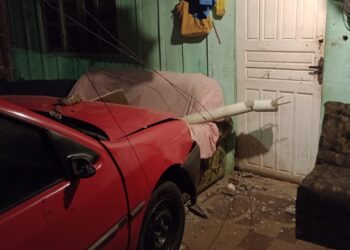 Motorista bêbado invade residência com carro e acaba preso