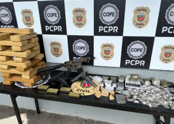 PCPR apreende 20 kg de maconha e fuzil em operação contra tráfico em Curitiba