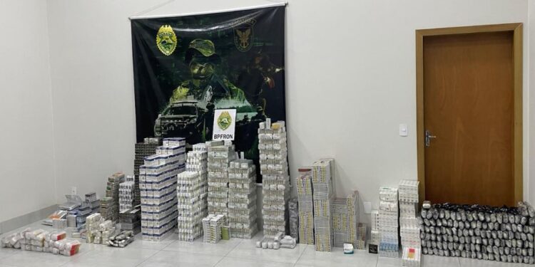 Polícia Militar prende dupla com carga milionária de anabolizantes