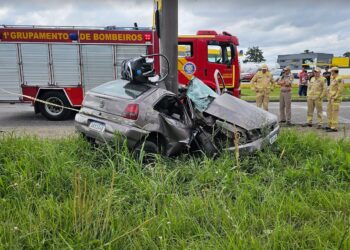 Condutor de gol que morreu em colisão contra poste é identificado