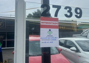 Polícia Civil e Procon interditam revenda de carros em São José dos Pinhais