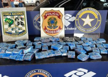 PF apreende pen drives contrabandeados em veículo