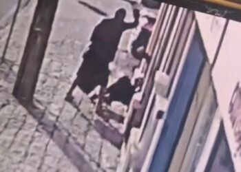 PM age rápido e prende indivíduo que desferiu golpes de facão no centro de Curitiba