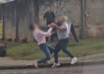 Motorista de aplicativo flagra briga quando chegava para fazer corrida em Curitiba