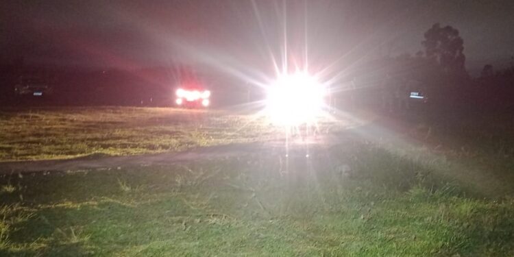 PM encontra dupla em carro furtado e um morre em confronto