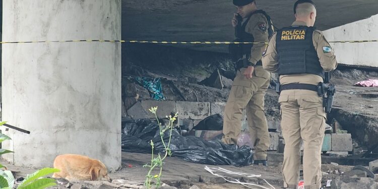 Mulher encontrada morta embaixo de viaduto na CIC é identificada
