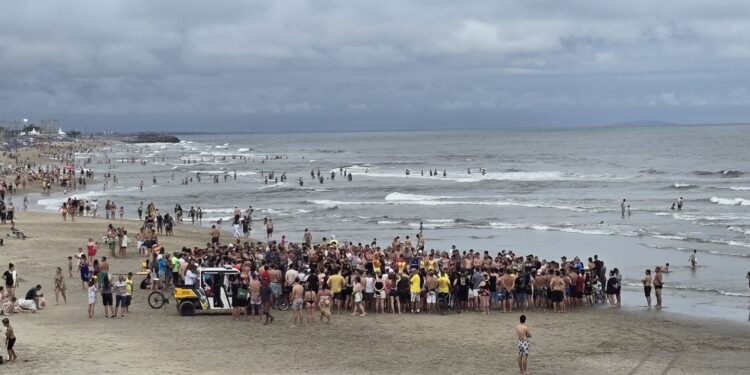 Litoral do Paraná registra três mortes por afogamento em dia de intensas ocorrências