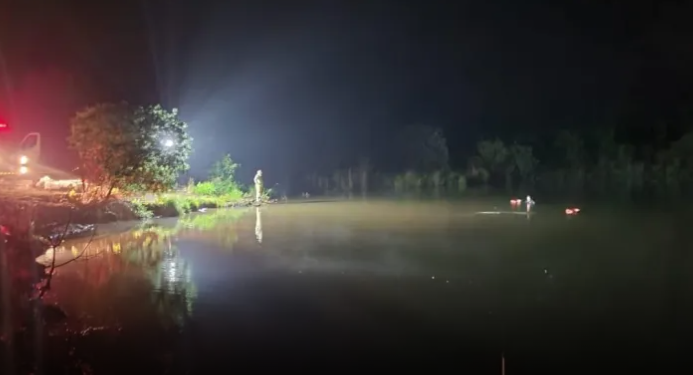 Após carro cair em represa, menina de 11 anos anda 3 km para pedir socorro