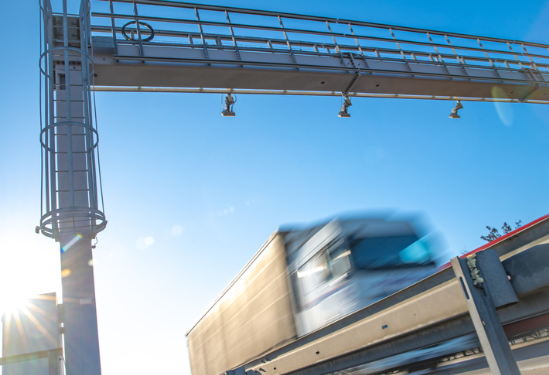 Pedágio “Free Flow” inicia testes no Paraná. Cobrança de multas está suspensa em todo o país