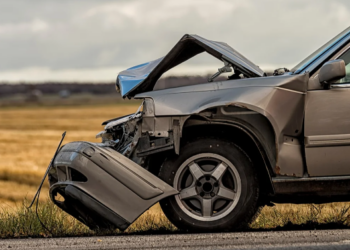 Por que carros que sofreram batidas “moderadas” ou “leves” têm perda total?