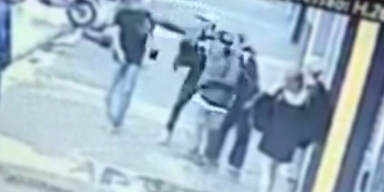 Criminoso preso pela RONE fazendo arrastão no centro de Curitiba abusou e fez adolescente refém