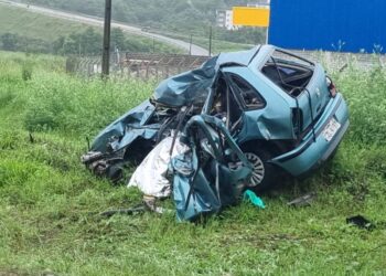 Homem morre em colisão frontal com caminhão no Contorno Norte