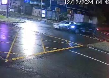 Motorista dorme ao volante, avança preferencial no centro de Curitiba e provoca acidente