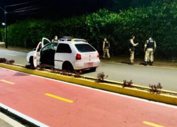 ROTAM prende dupla com carro furtado após fuga alucinante