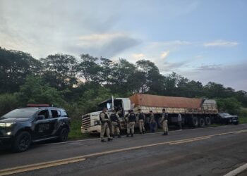 ROTAM apreende 134 mil maços de cigarros contrabandeados, no Paraná