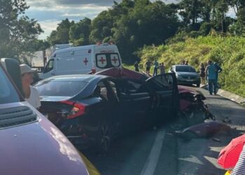 Acidente na Rodovia do Xisto deixa três mortos e dois feridos