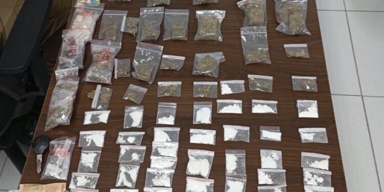 ROTAM apreende drogas e detém dupla em São José dos Pinhais