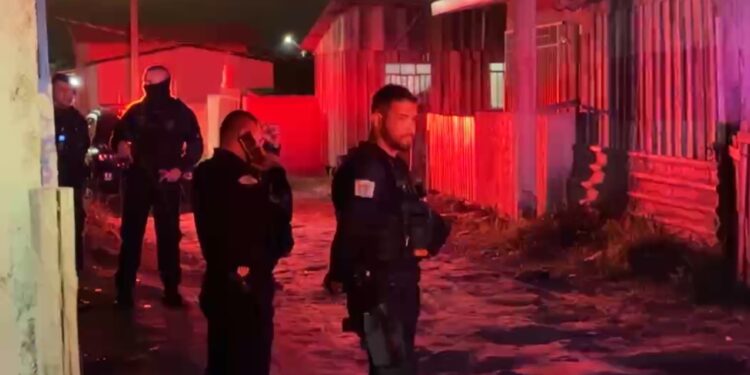 Homem é executado a tiros e jogado em córrego em Araucária