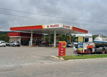 Criminosos invadem posto de combustíveis e roubam cofre em Almirante Tamandaré