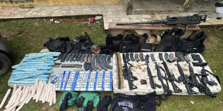 Polícias do Paraná impedem roubo de grandes proporções e apreendem arsenal; 6 criminosos foram neutralizados