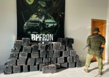 BPFron apreende quase 1 tonelada de maconha após acompanhamento tático no Paraná