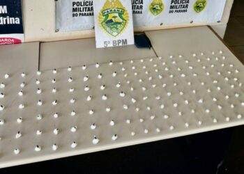 Polícia Militar encontra drogas abandonadas durante patrulhamento em Londrina