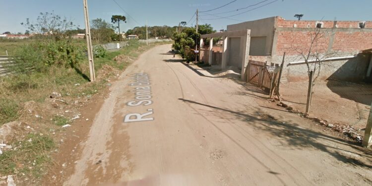 Jovem é socorrido em estado grave após ser alvo de rajadas de disparos em Araucária