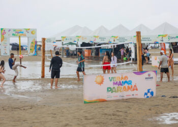 Praia com chuva: Corpo de Bombeiros reforça cuidados aos veranistas