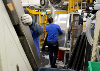 Comece o ano empregado: Agências do Trabalhador iniciam 2025 com 9,7 mil vagas