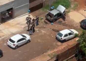 Integração terra e ar: policiais prendem ladrões de carro com auxílio de helicóptero da PMPR